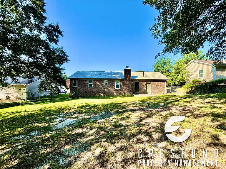 6727 Vaughn Rd — Photo 25