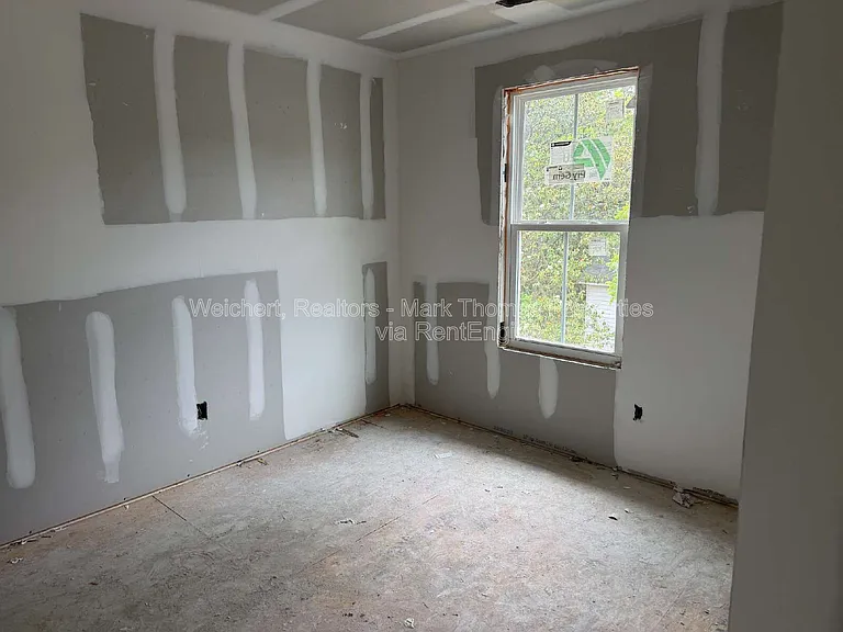 1203 Fern St — Photo 32