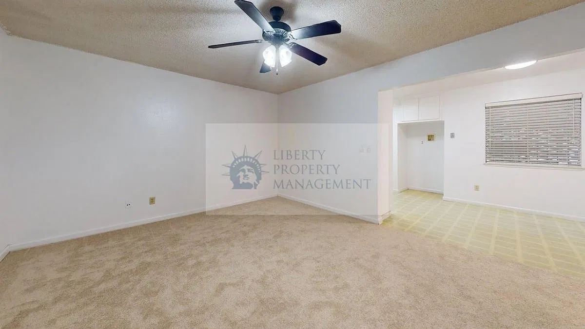 3 bed, 1010 sqft, $1,995 — Photo 3