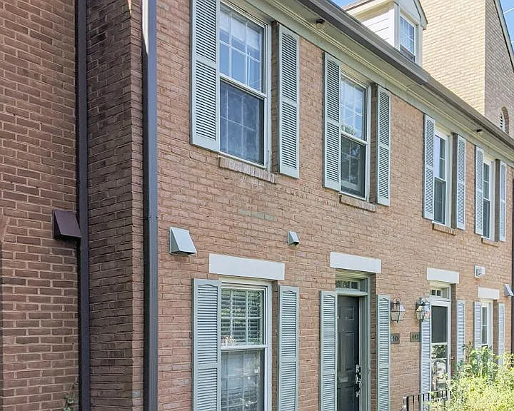 440 W Glebe Rd — Photo 29