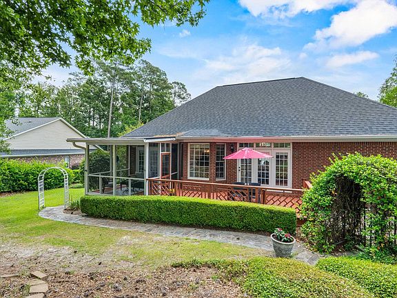 4th image of 102 Pinewood Cottage Ln