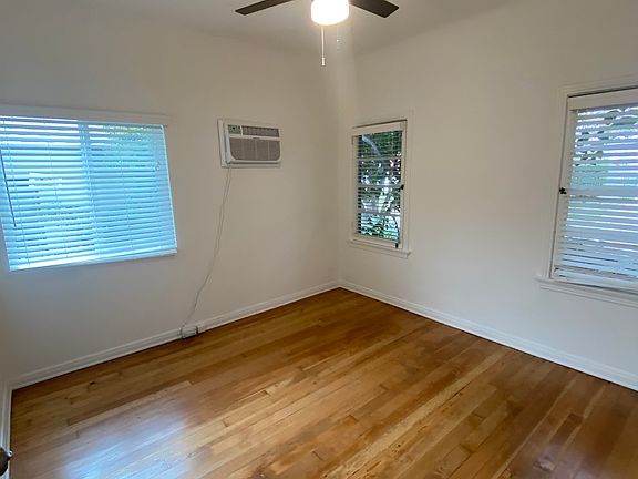 4th image of 842 N Formosa Ave #842