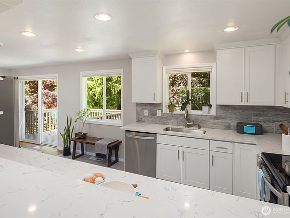 5th image of 16011 Sunnyside Avenue N