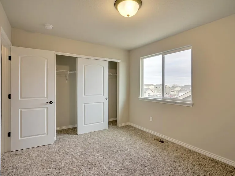1525 Heirloom Dr — Photo 31