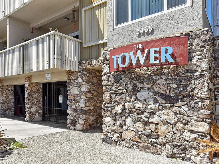 2465 Shoreline Dr — Photo 10
