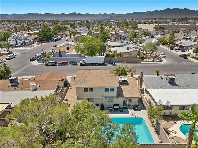 3618 Redwood St — Photo 47