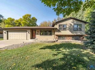 2309 S Royal Ct, Sioux Falls, SD 57106