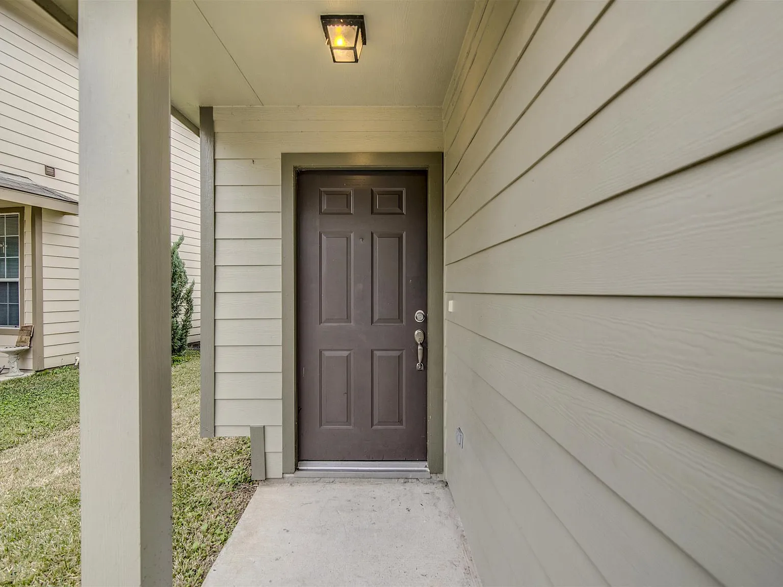 3 bed, 2.5 bath, 1624 sqft, $1,900 — Photo 2