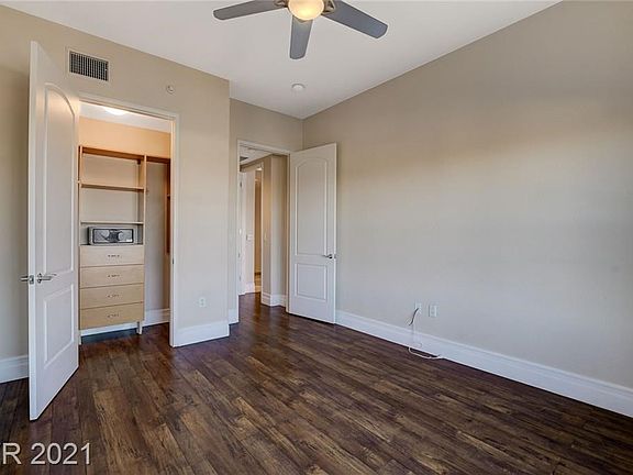 4th image of 2240 Village Walk Dr Unit 2202