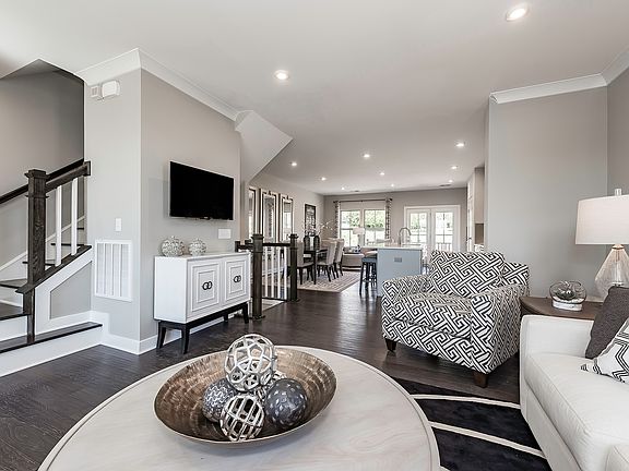 Strauss One-Car Garage