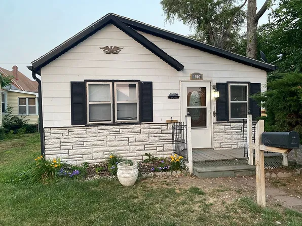 1907 S 8th St, Council Bluffs, IA 51501