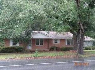 1204 Lakeshore Dr, Camden, SC 29020