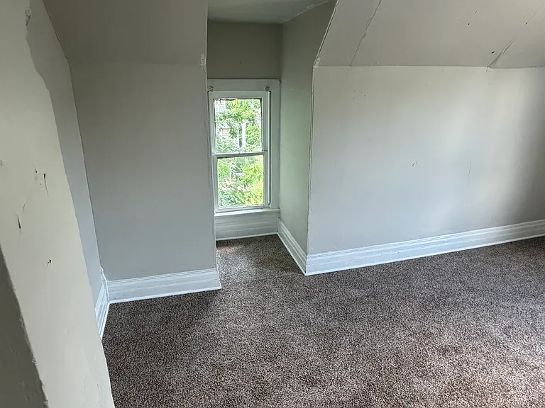 410 E Buchanan St — Photo 7