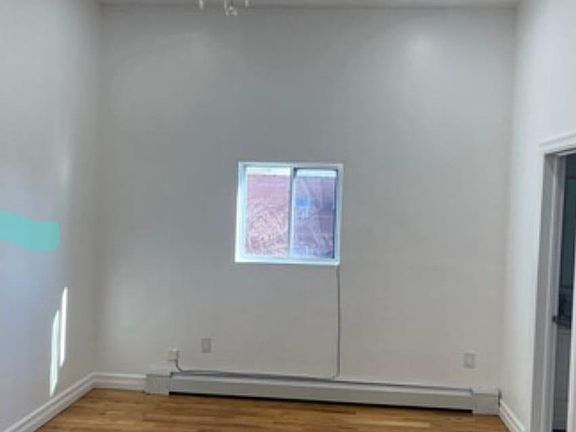 4th image of 1277 E 222nd St Floor 2