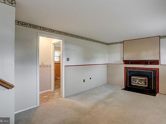 4th image of 107 Tanglewood Ln