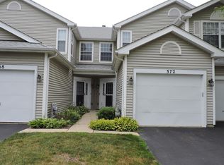 372 Glen Byrn Ct #11372, Schaumburg, IL 60194
