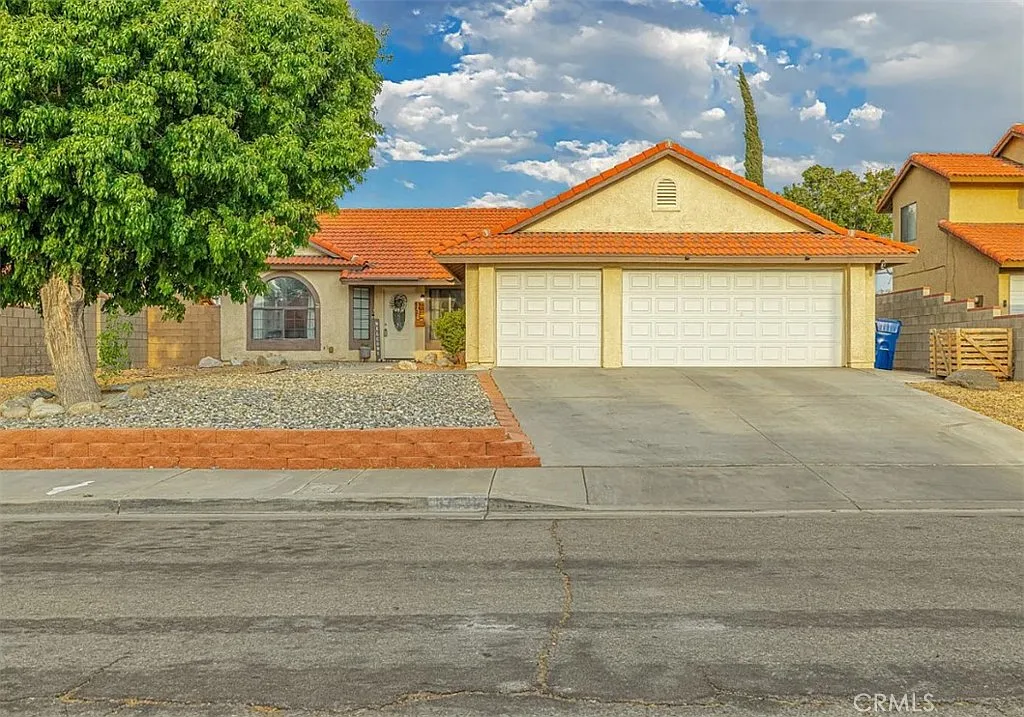 3 bed, 1361 sqft, $3,150 — Photo 1