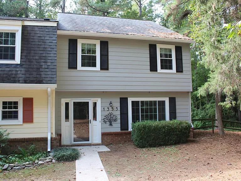 Private End Unit Townhome