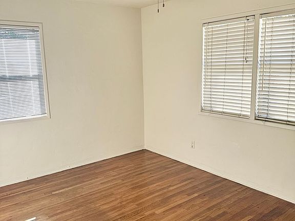 3rd image of 658-660 S Johnson Ave