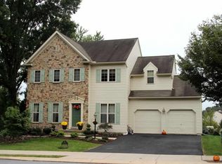 100 Woodland Dr, Jacobus, PA 17407