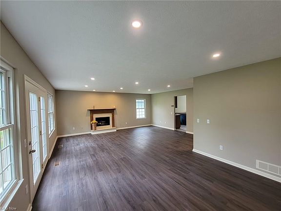 4th image of 14290 Thatchers Ln #64
