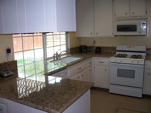 4th image of 1822 S Bonita Ave