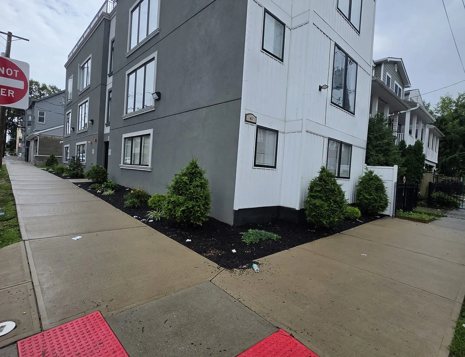 1 bed, $1,636 — Photo 1