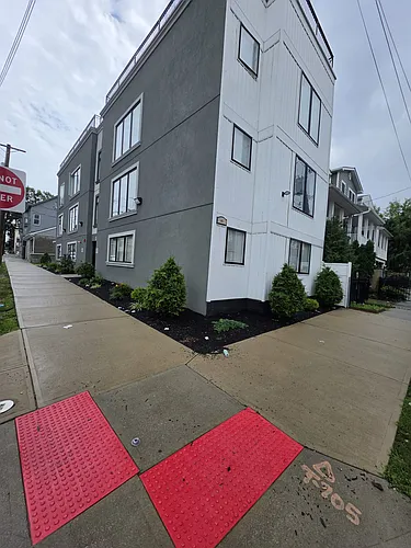 41 Auburn St Photo 1
