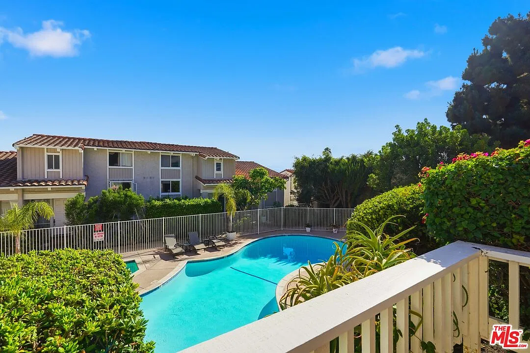 4 bed, 3.0 bath, 1639 sqft, $6,000 — Photo 1