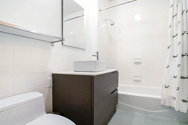 Rented by Compass | media 24