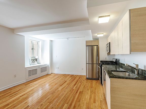 3rd image of 752 W End Ave APT 24K