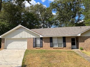 302 Lake Of Pines Dr, Jackson, MS 39206