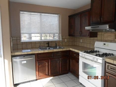 2nd image of 467 W Carolyn St
