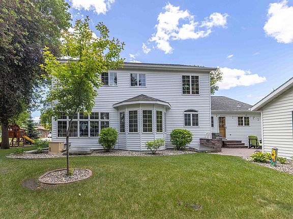 4th image of 805 Pleasant Dr