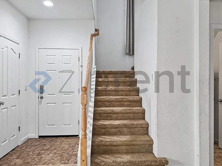 8464 Roseto Rd — Photo 22