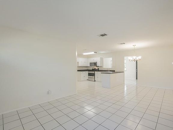 4th image of 4837 Sans Souci Ave