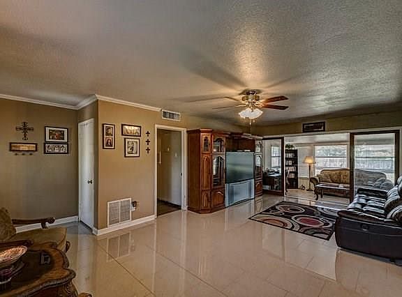 5th image of 453 Catalina Pl