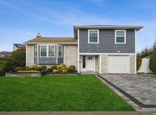 1174 Julia Ln, Bellmore, NY 11710