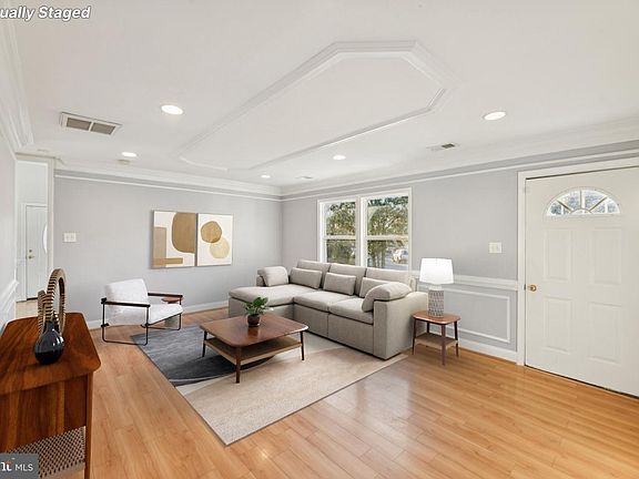 3rd image of 3019 Brodkin Ave
