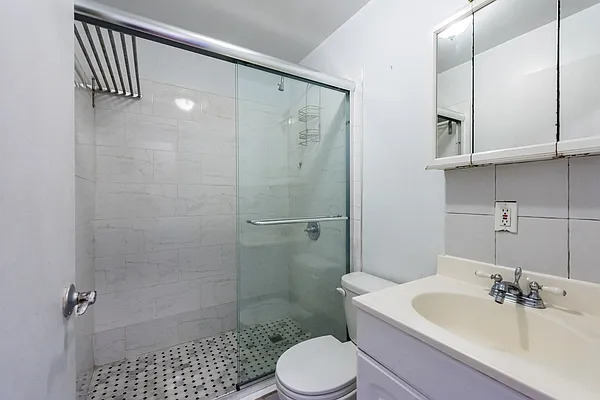 Rented by Nooklyn NYC LLC | media 28