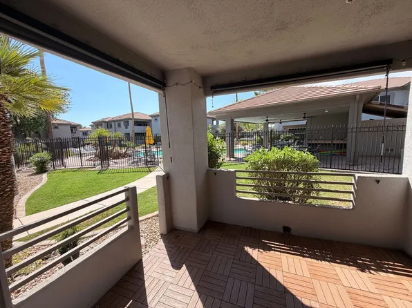7401 W Arrowhead Clubhouse Dr, Glendale, AZ