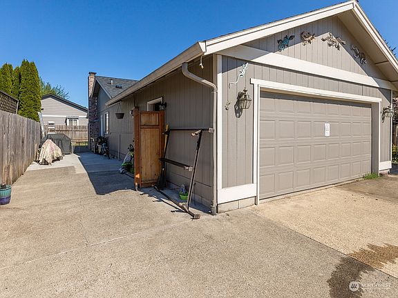 2nd image of 7611 NE 158th Avenue