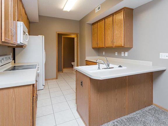 Dining room to Kitchen