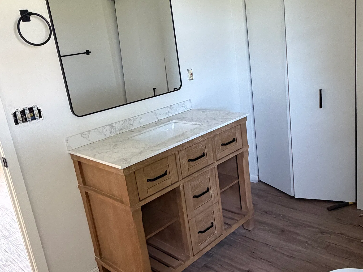 3 bed, 1000 sqft, $2,000 — Photo 2