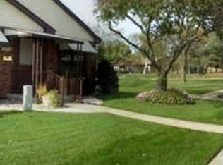 40110 Newport Dr, Plymouth, MI 48170