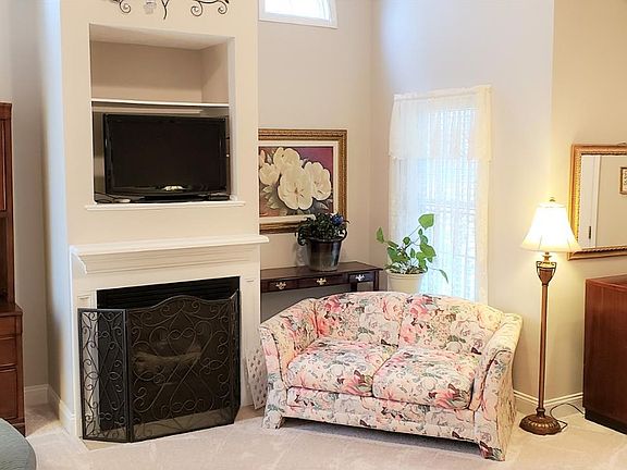 5th image of 122 Wyndsong Pl