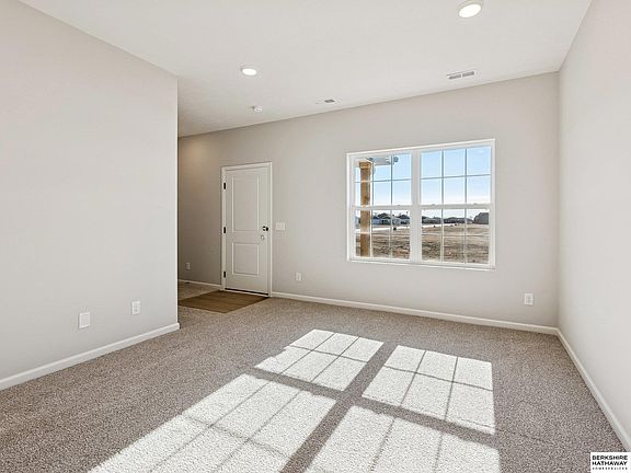 5th image of 4719 21st Ave