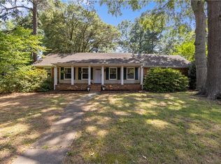 1220 Kingsway Dr, Chesapeake, VA 23320