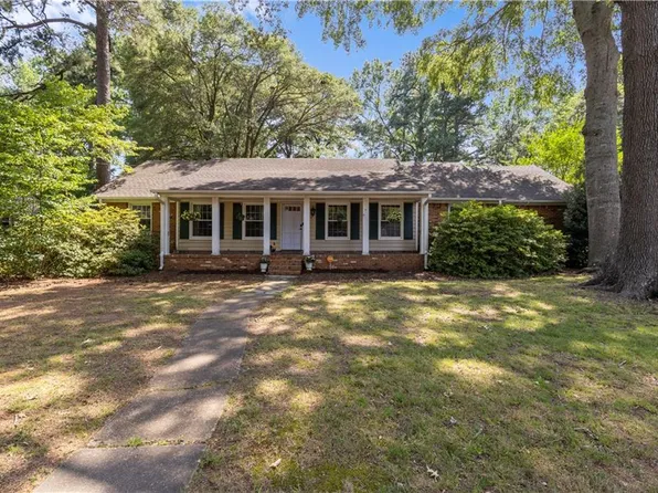 1220 Kingsway Dr, Chesapeake, VA 23320