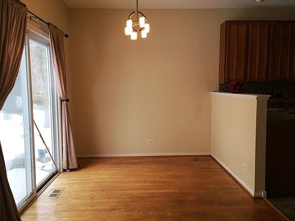 4th image of 184 Southwicke Dr Unit B